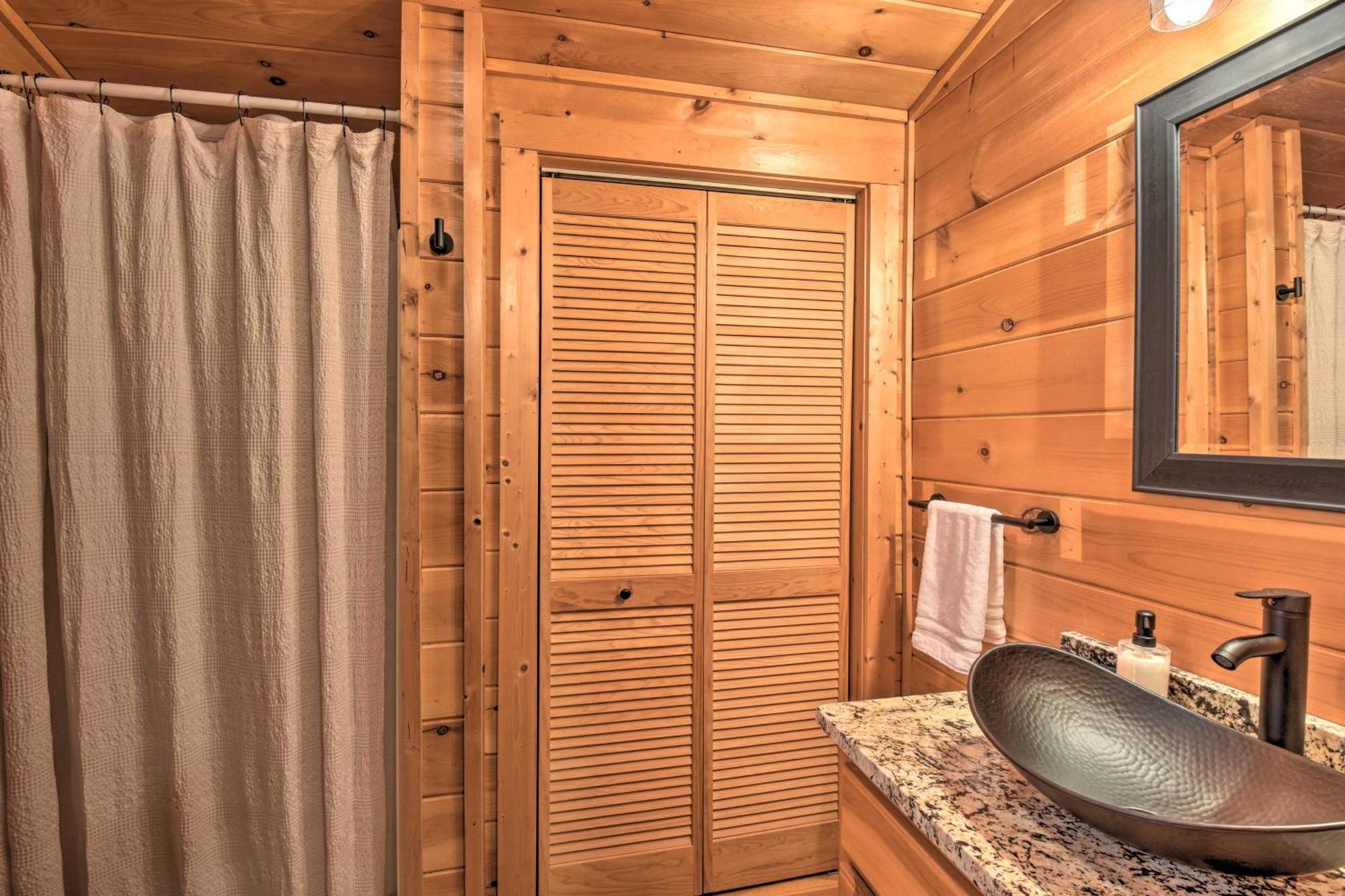 Blue Ridge Cabin Hot Tub, Fire Pit And Grill! Eksteriør bilde