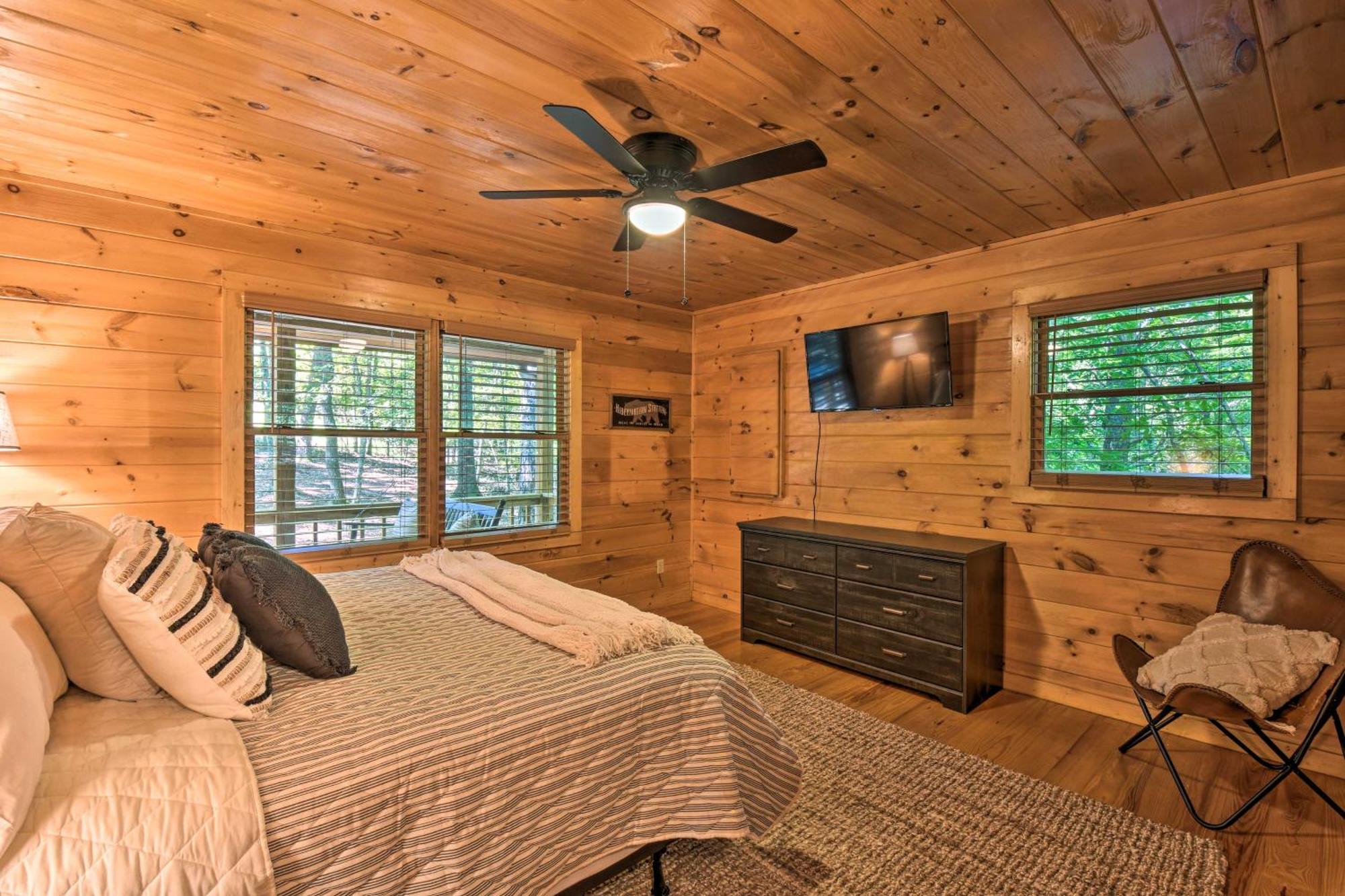 Blue Ridge Cabin Hot Tub, Fire Pit And Grill! Eksteriør bilde