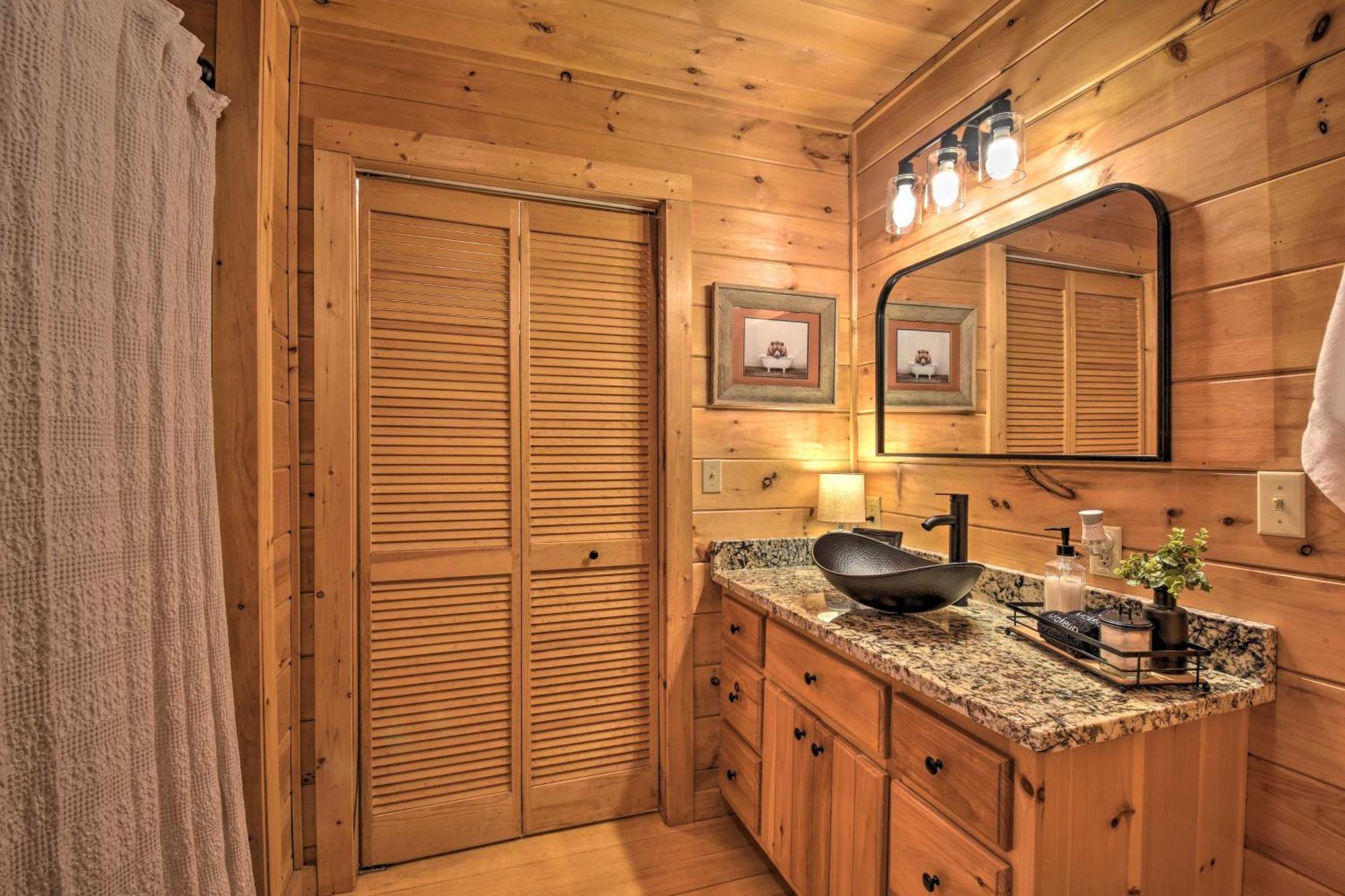 Blue Ridge Cabin Hot Tub, Fire Pit And Grill! Eksteriør bilde