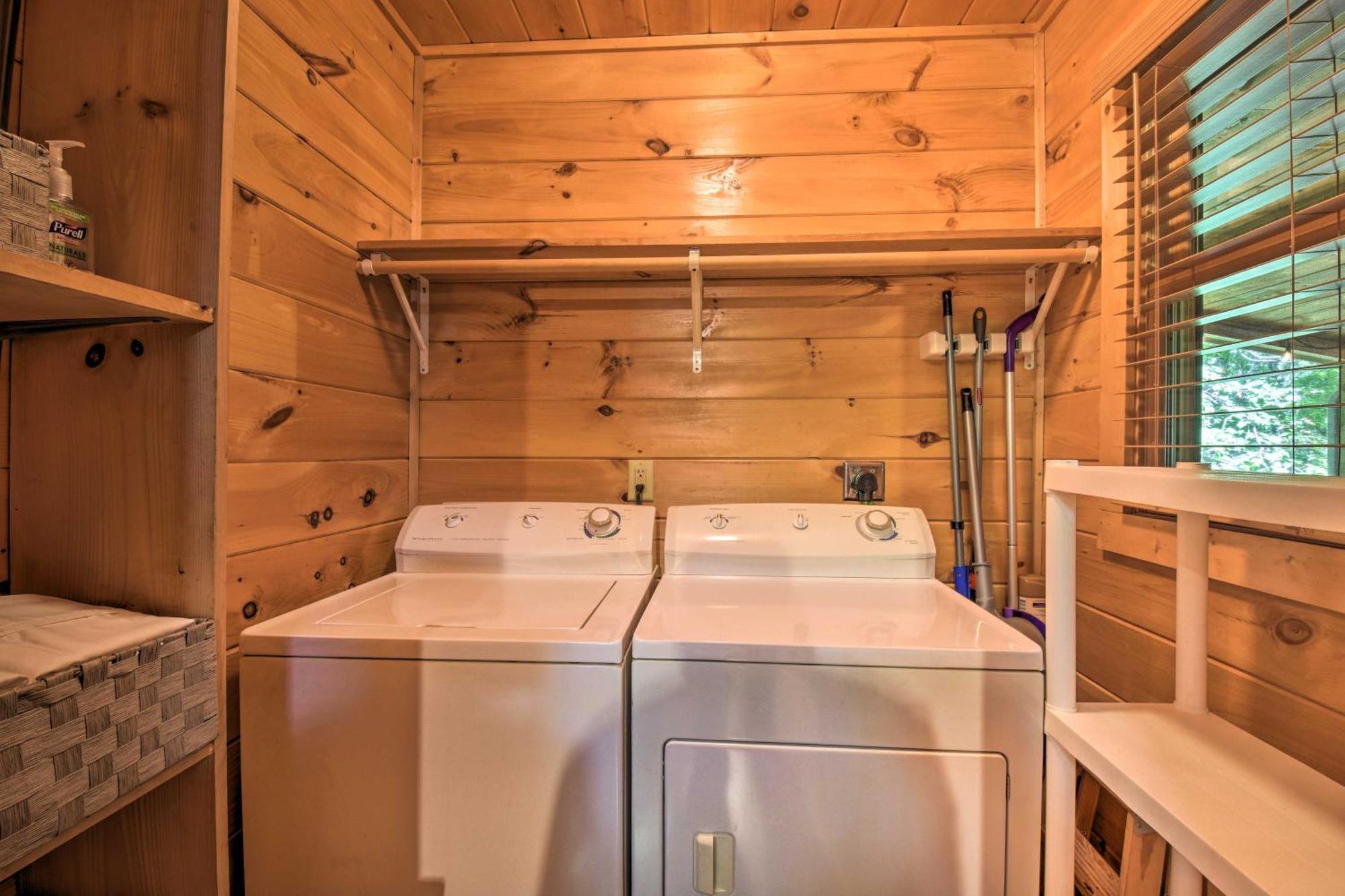 Blue Ridge Cabin Hot Tub, Fire Pit And Grill! Eksteriør bilde